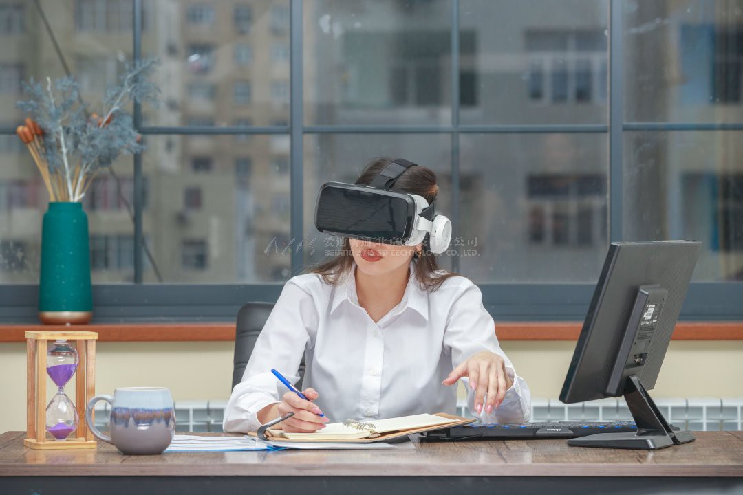 amazed-young-woman-wearing-vr-writing-min.jpg